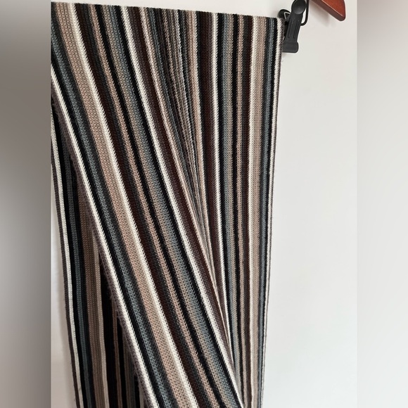 Striped Black and White Scarf - Picture 2 of 4